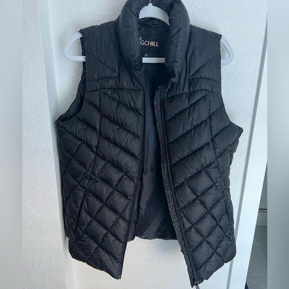 BIG CHILL Black Puffer Vest - Medium - Picture 1 of 3
